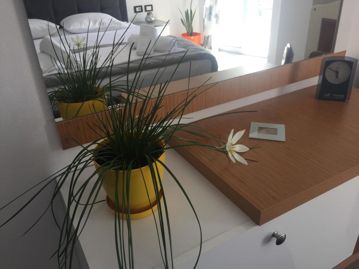 Guest'S Apartament Pogradec Extérieur photo