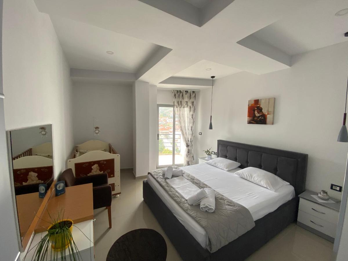 Guest'S Apartament Pogradec Extérieur photo