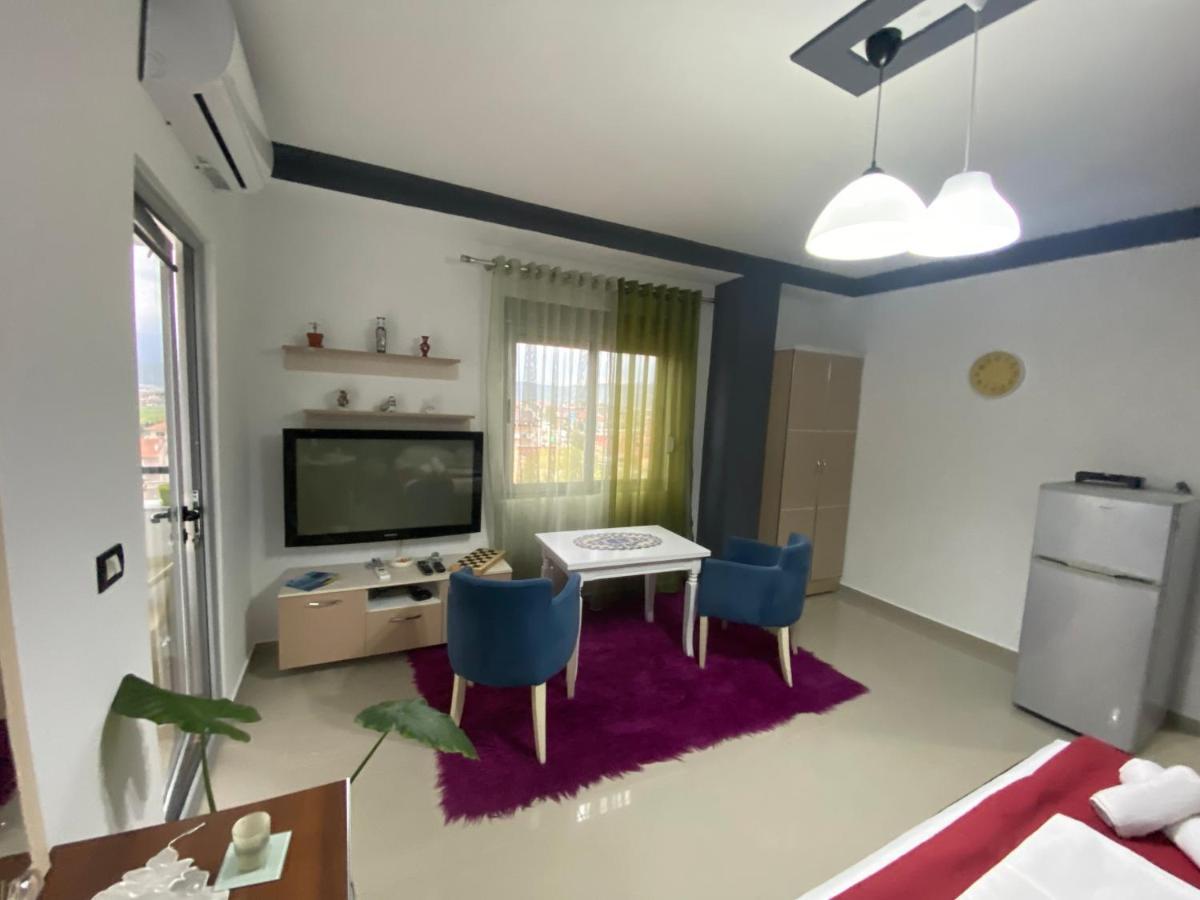 Guest'S Apartament Pogradec Extérieur photo